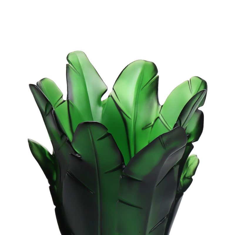 دکوراسیون منزل گلدان شیشه ای برگ موز سبز