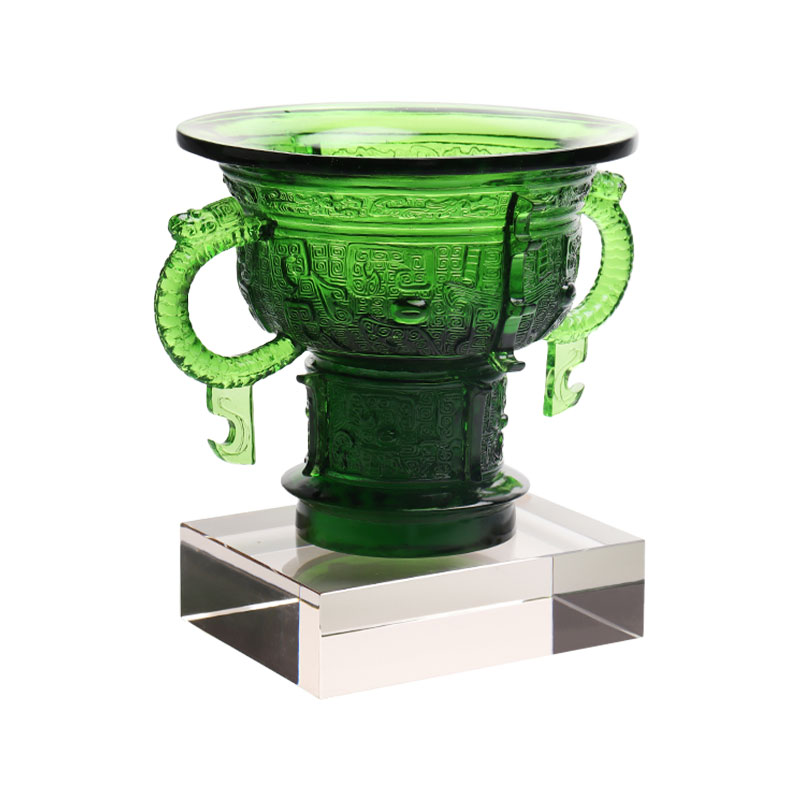 سه پایه چینی با دسته گوش اژدها و طرح خار