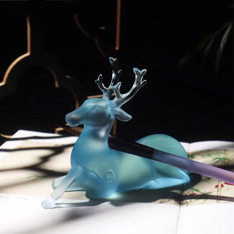 جا برس شیشه ای آبی به شکل گوزن