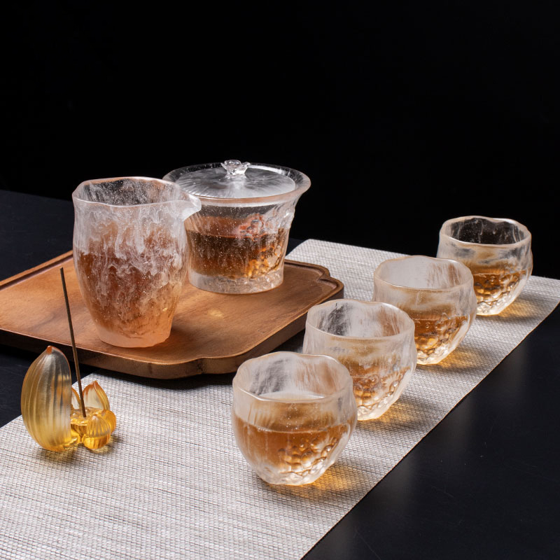 ست لیوان های چای شفاف با درب