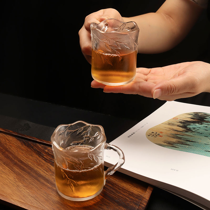 لیوان های شیشه ای برجسته بامبو با دسته