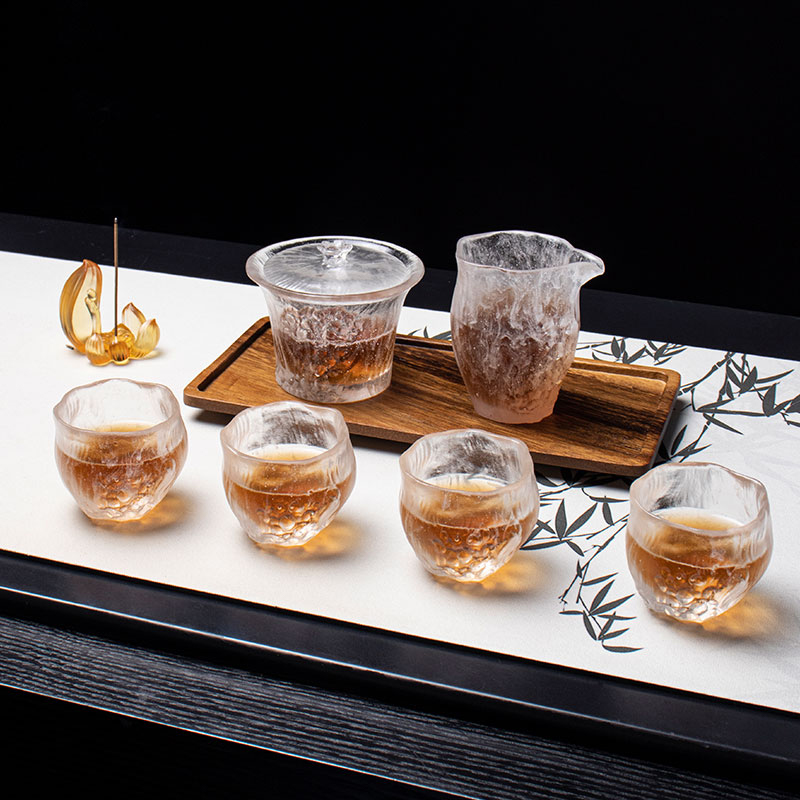 ست لیوان های چای شفاف با درب