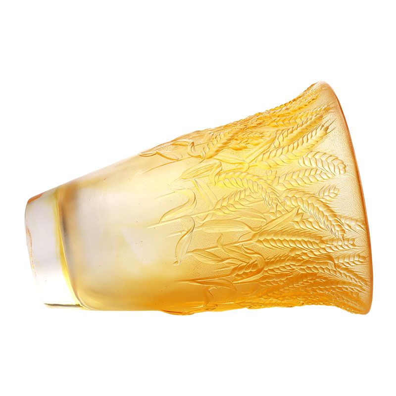 گلدان شیشه ای کهربایی منبت کاری شده با خوشه های گندمی