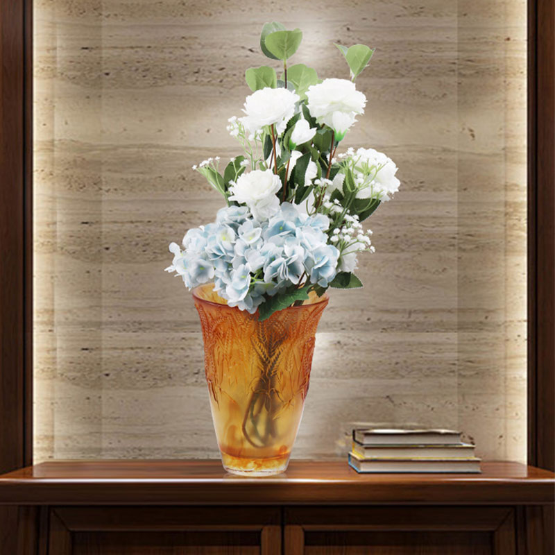 گلدان شیشه ای کهربایی منبت کاری شده با خوشه های گندمی