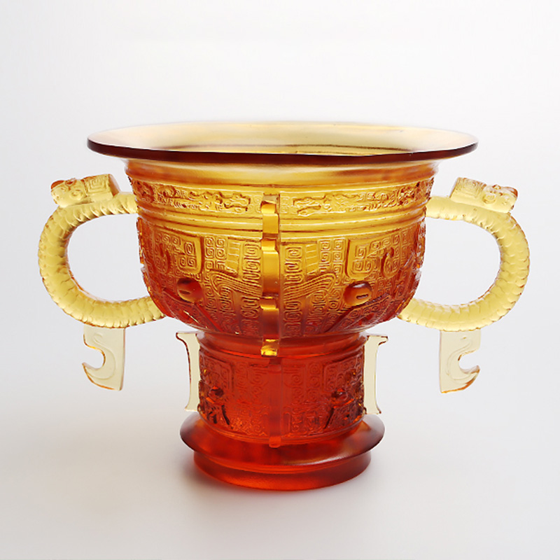 سه پایه چینی با دسته گوش اژدها و طرح خار