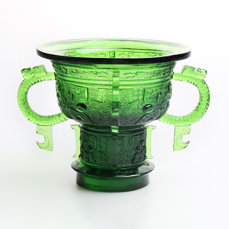 سه پایه چینی با دسته گوش اژدها و طرح خار