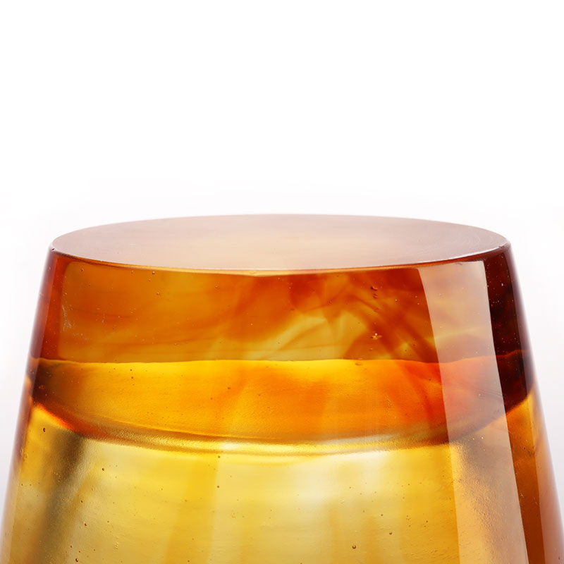 گلدان شیشه ای کهربایی منبت کاری شده با خوشه های گندمی